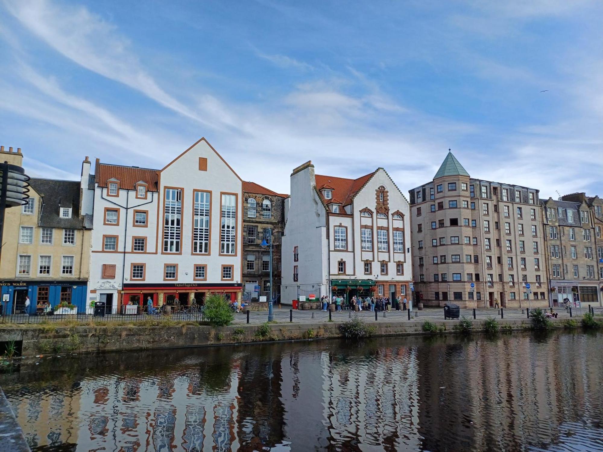 Lovely Ground Floor Apartment In Great Location At The Shore, Edinburg Exteriör bild